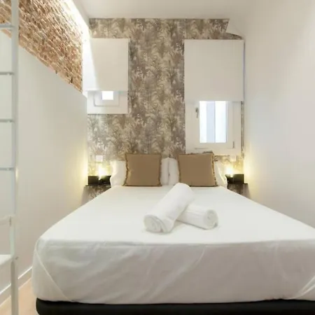 Tu Refugio Urbano En El Vibrante Barrio De La Latiina Appartement Madrid Buitenkant foto