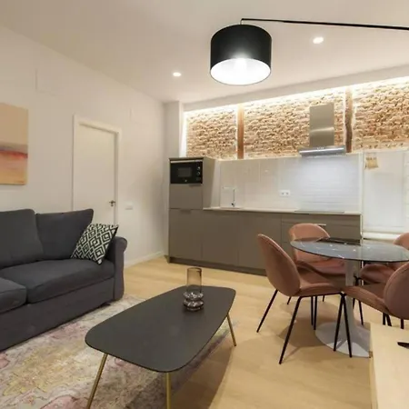 Tu Refugio Urbano En El Vibrante Barrio De La Latiina Appartement Madrid Buitenkant foto